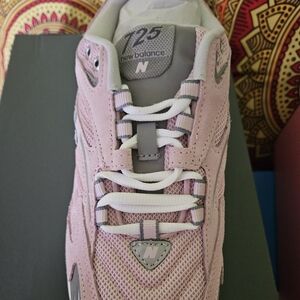 New Balance Pink and Gray Sneakers Sporty Mesh Design